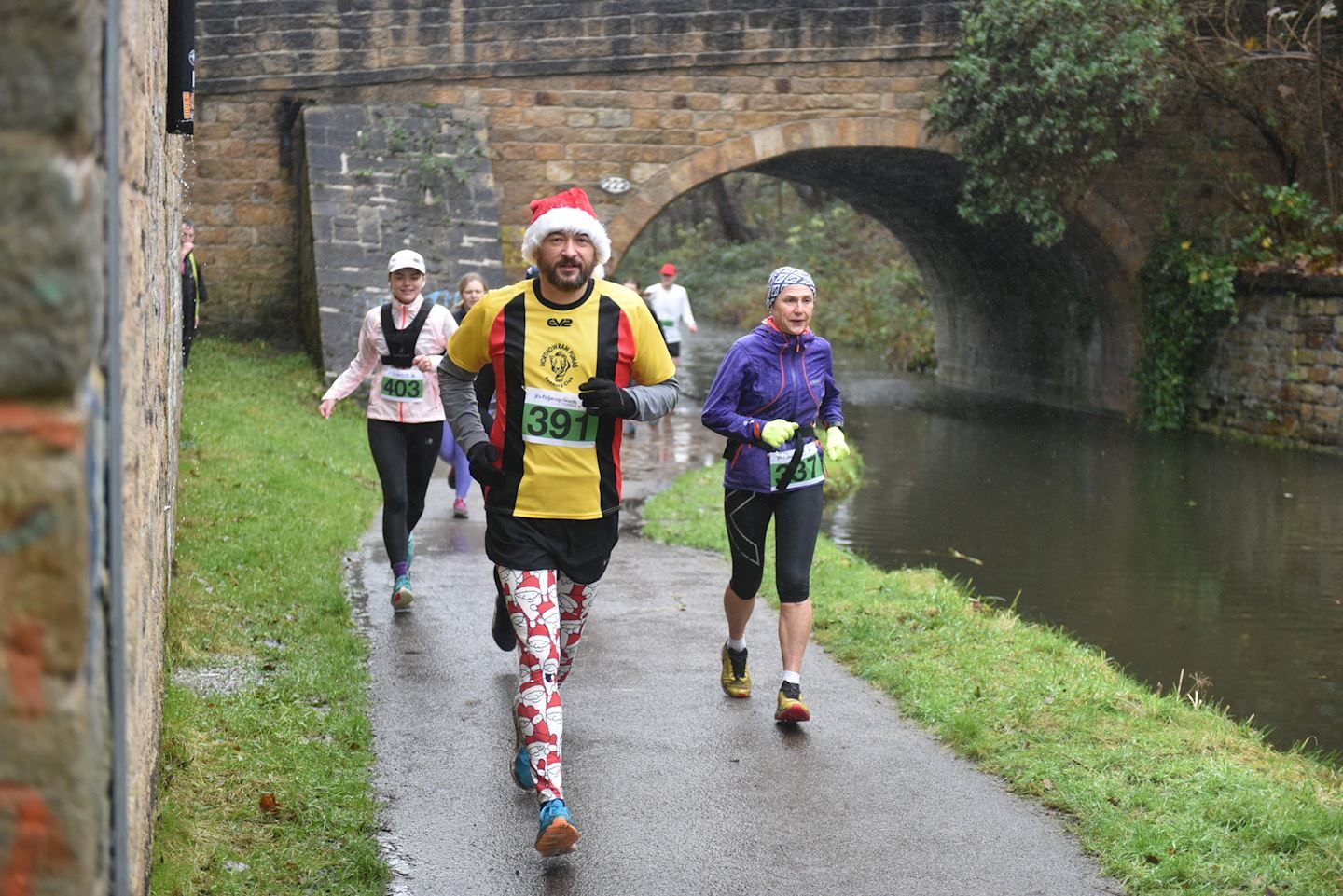 crikey its the christmas cracker day 1