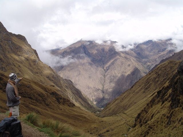 race director at highest point on the inca trail marathon course