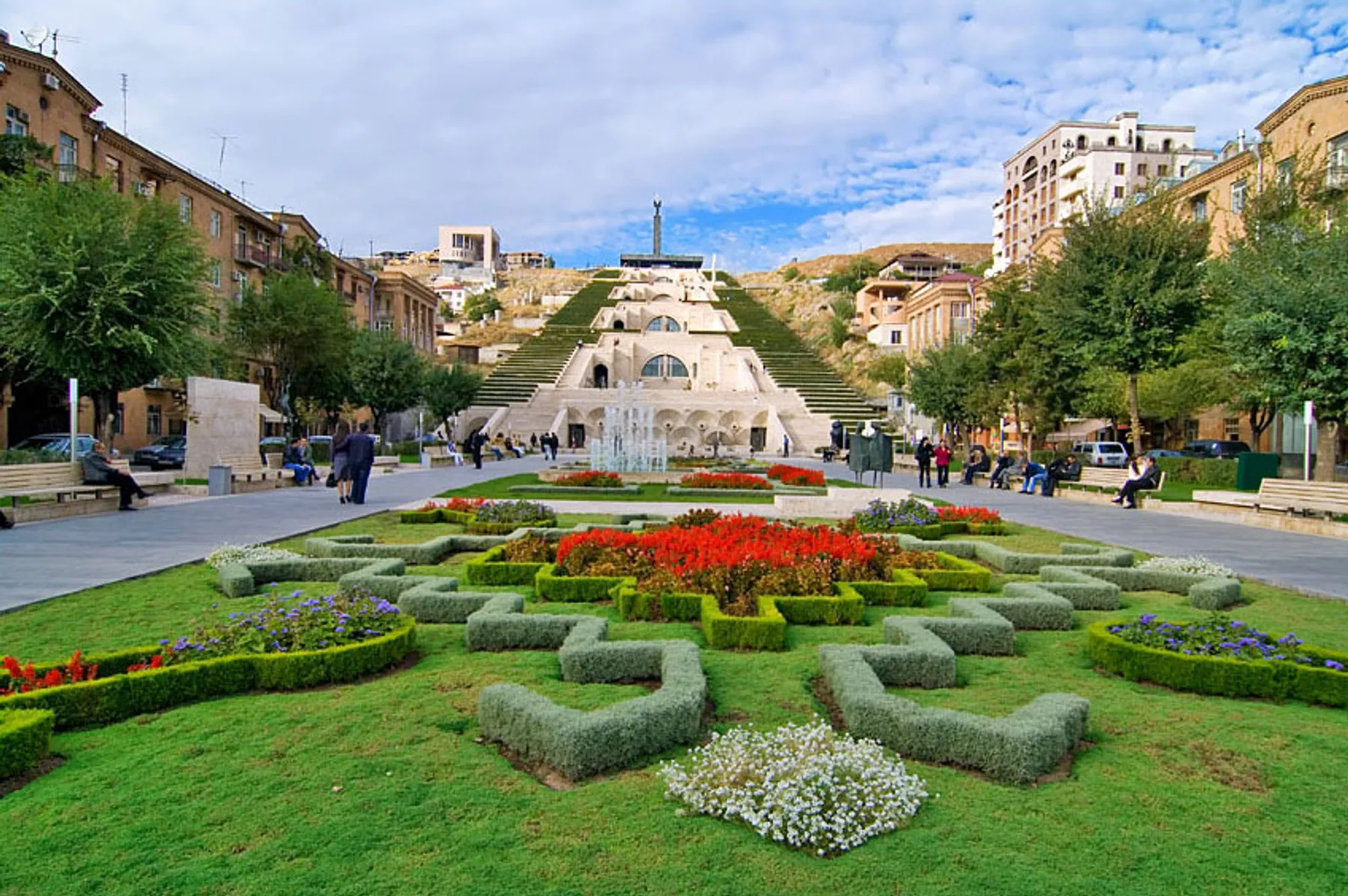 Yerevan. Ереванский Каскад Армения. Комплекс Каскад к в Армении. Ереванский Каскад достопримечательности Еревана. Большой Каскад в Ереване.