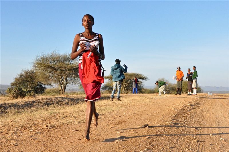  Running barefoot and in a dress: 15-year old Sabrina Lekilit won the half marathon