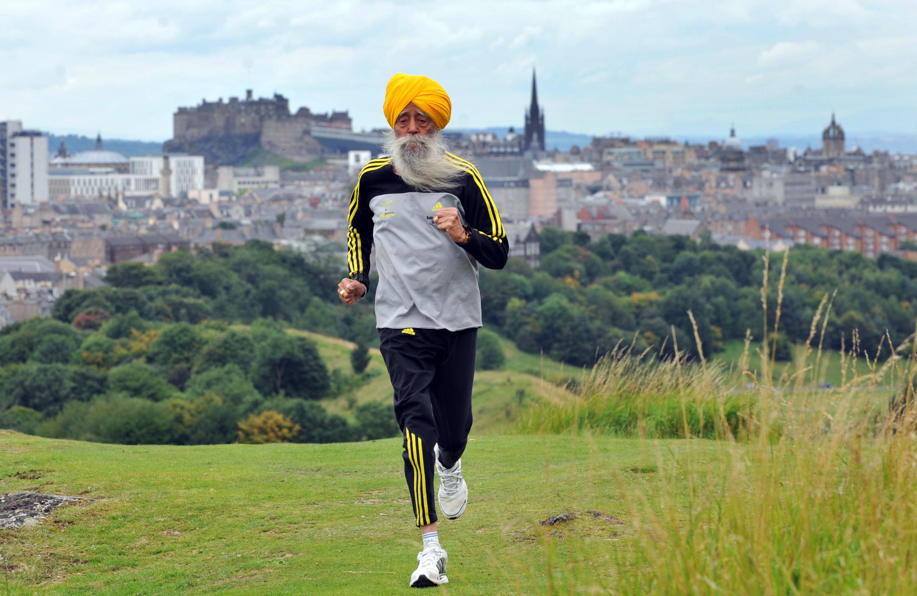 Fauja Singh 101 years old preparing for the Edinburgh Marathon
