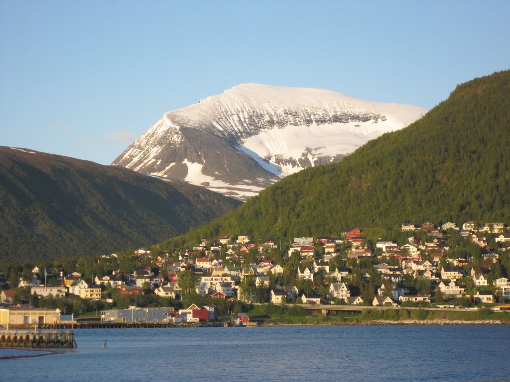 midnight sun marathon in Tromsa¸ / midnight sun marathon in Tromso -  Tromsa¸, Norway, 20/06/2015, Stock Photo, Picture And Rights Managed Image.  Pic. VIG-5511200