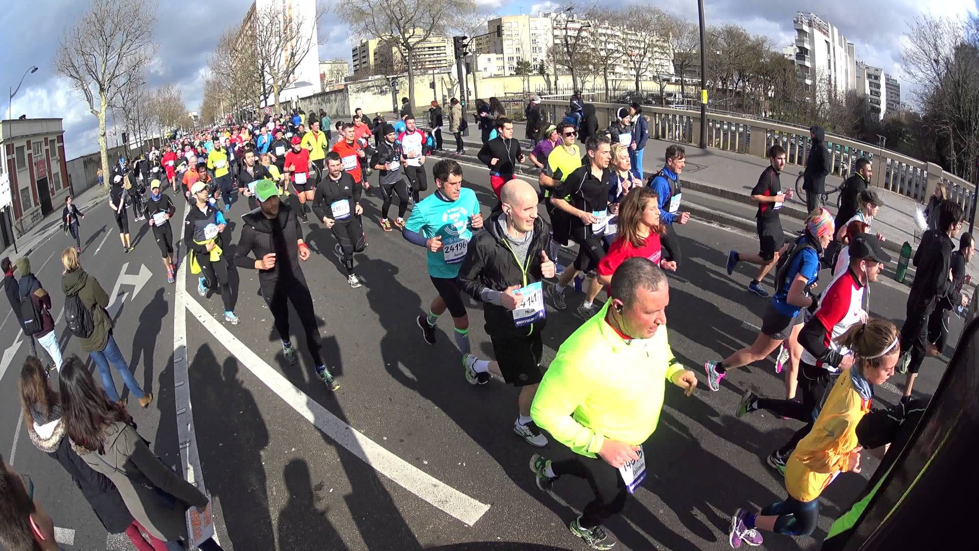 Semi Marathon de Paris 2016 - Kilomètre 14,2 - De 10h35 à 11h07 CET (UTC+1)
