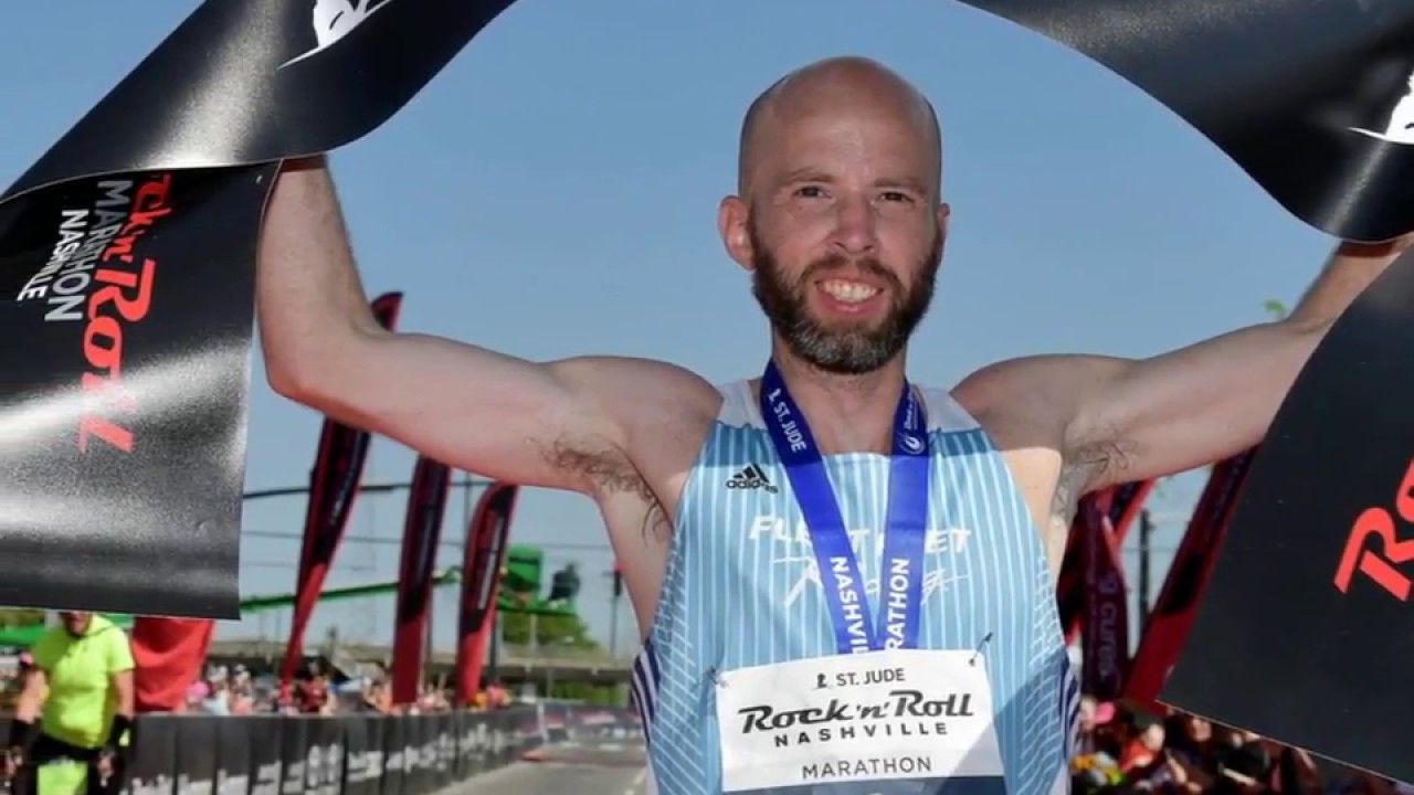 Scott Wietecha wins Men's Marathon at 2018 St. Jude Rock 'N' Roll Nashville Marathon & 1/2