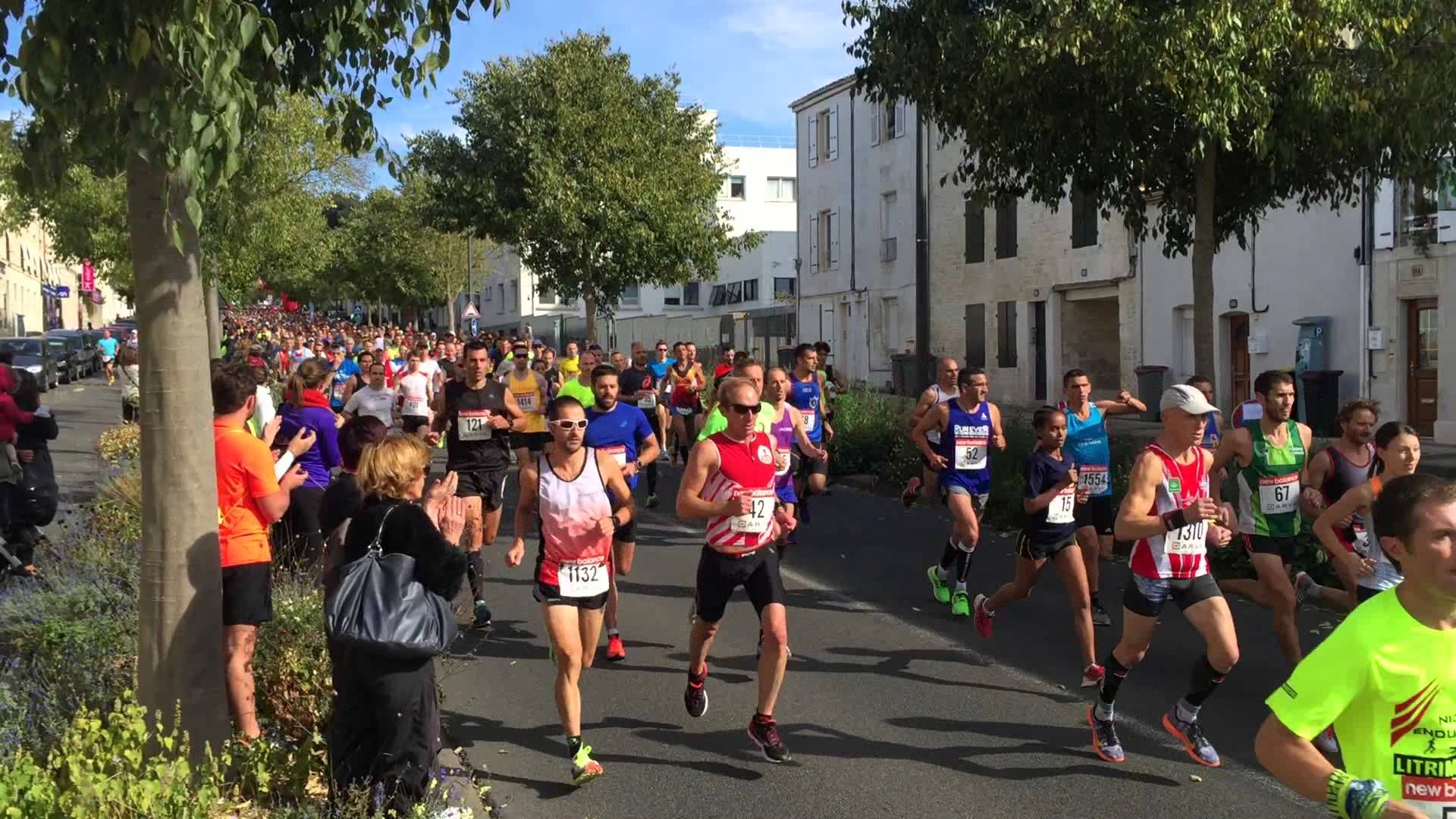 Départ du semi-marathon de la Coulée verte 2015 à Niort