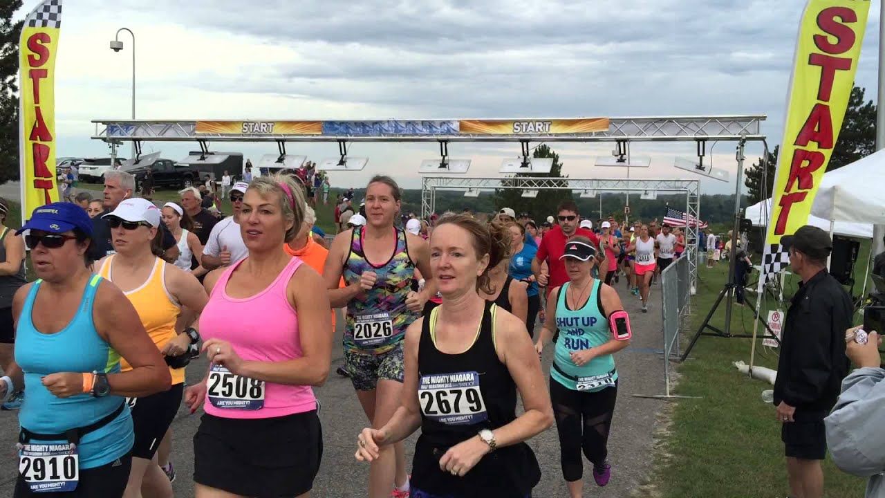 2015 Mighty Niagara Half Marathon Starting Line