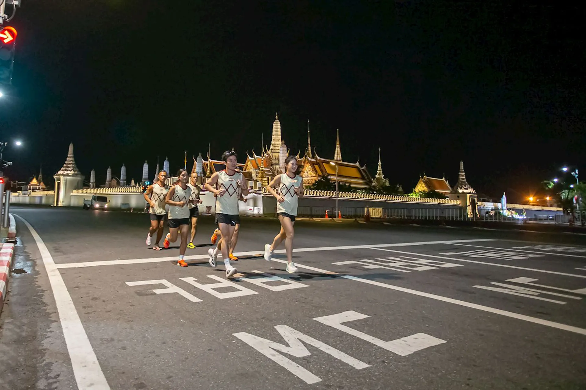 Image of Bangkok Double Bridge Run For Red Cross