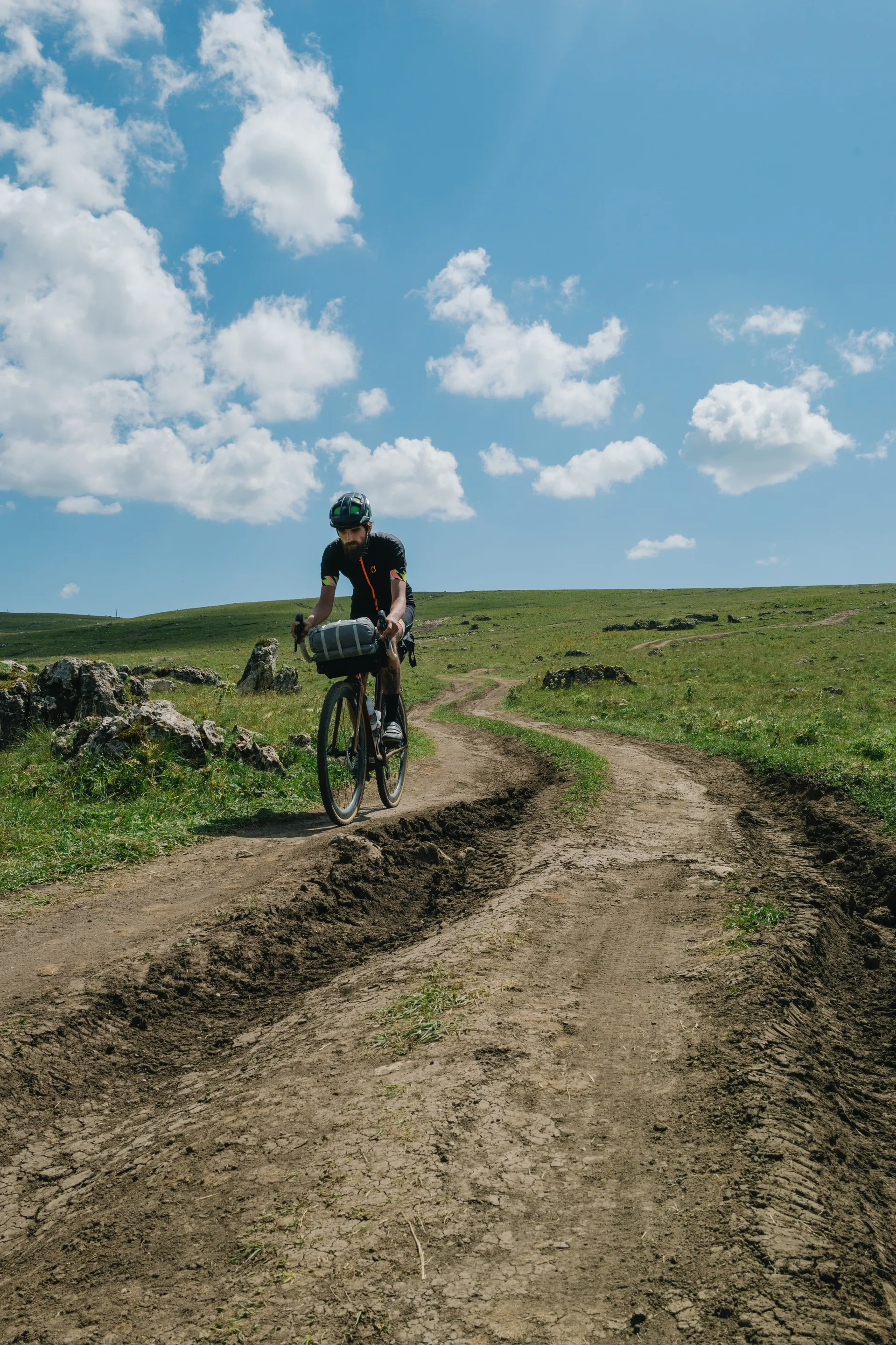 Race theme: Ebike authorized